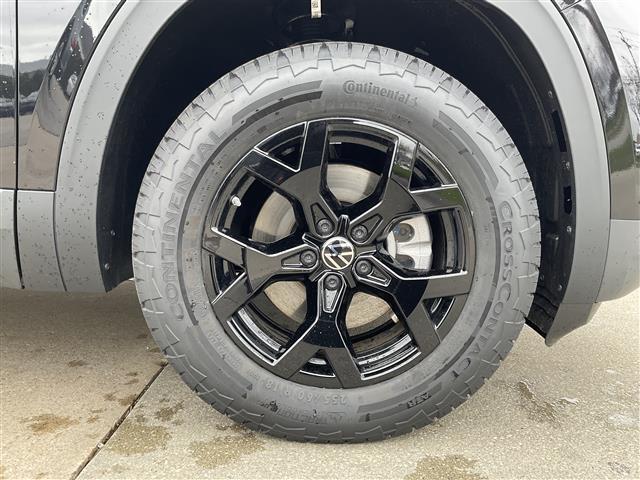 new 2025 Volkswagen Atlas car, priced at $47,308