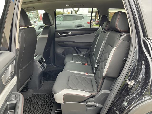 new 2025 Volkswagen Atlas car, priced at $47,308
