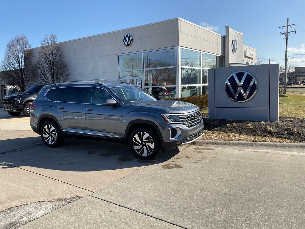 new 2025 Volkswagen Atlas car, priced at $49,952