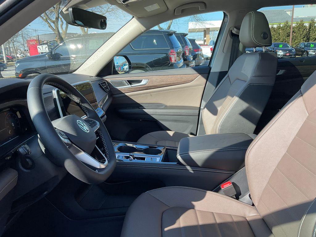 new 2025 Volkswagen Atlas car, priced at $49,952