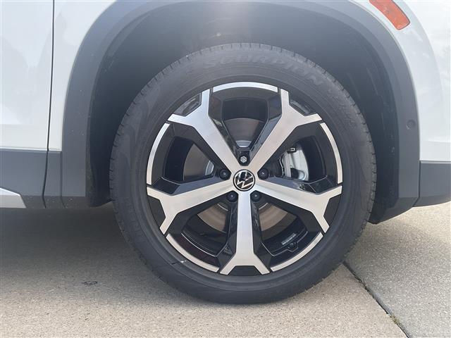 new 2025 Volkswagen Tiguan car, priced at $35,216
