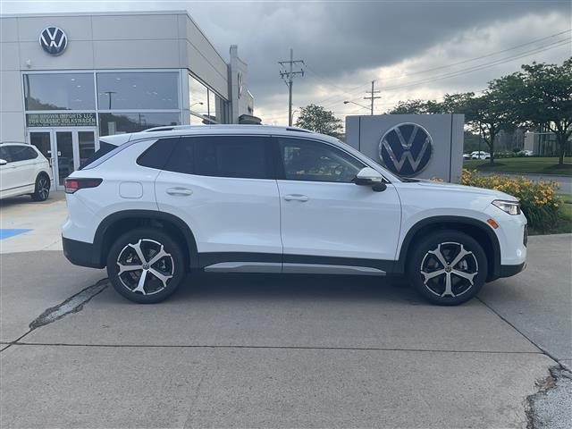 new 2025 Volkswagen Tiguan car, priced at $35,216