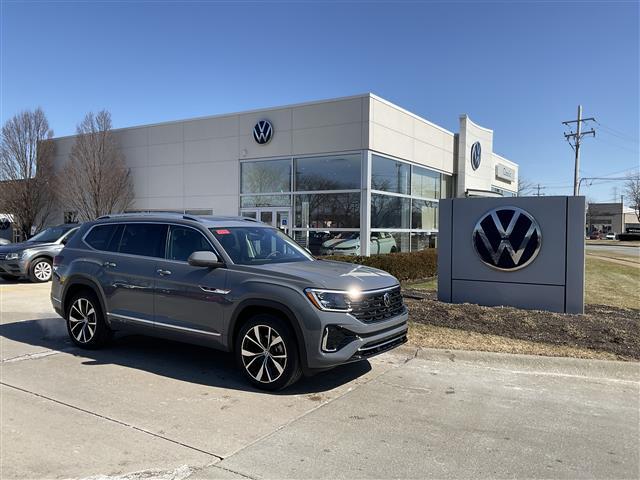 new 2025 Volkswagen Atlas car, priced at $54,577