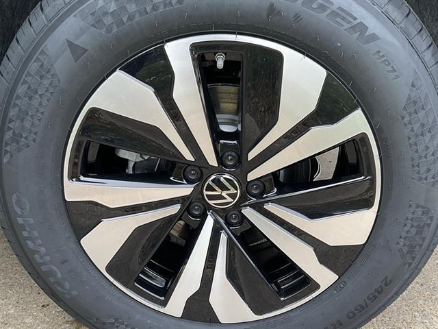 new 2026 Volkswagen Atlas Cross Sport car, priced at $40,661