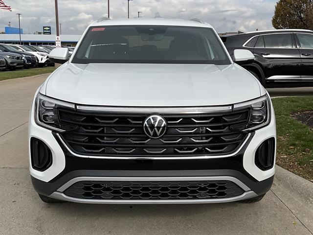 new 2026 Volkswagen Atlas Cross Sport car, priced at $40,661