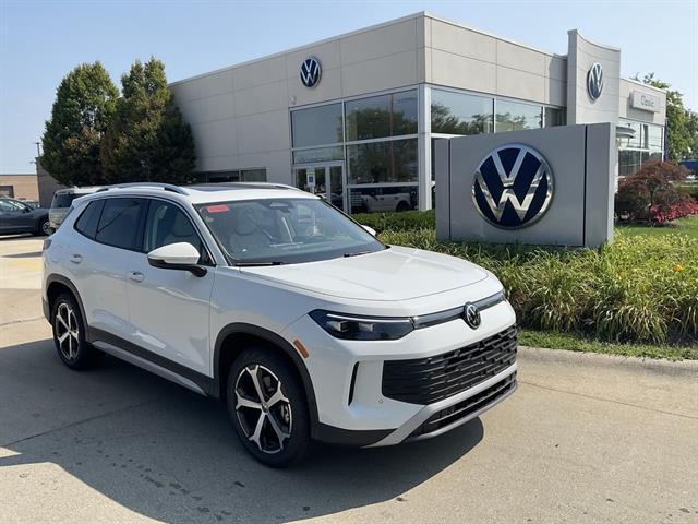 new 2025 Volkswagen Tiguan car, priced at $37,184
