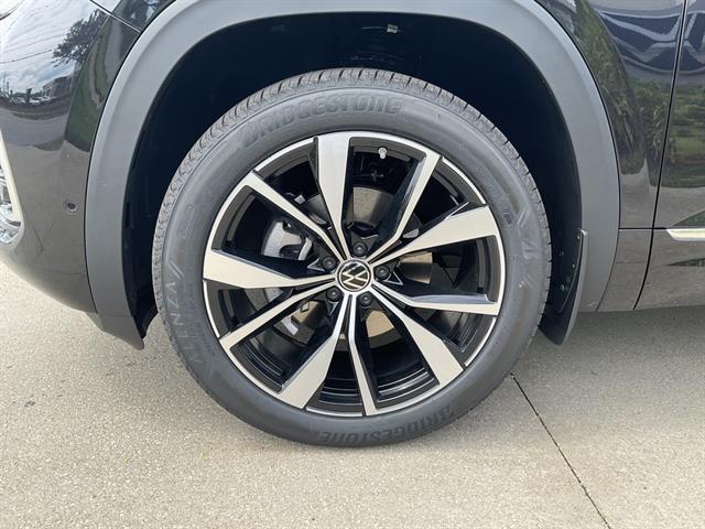 new 2026 Volkswagen Atlas car, priced at $54,201