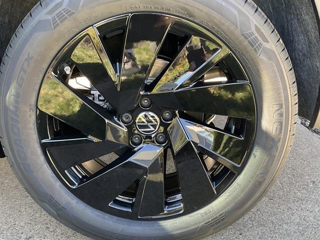 new 2026 Volkswagen Atlas car, priced at $45,300