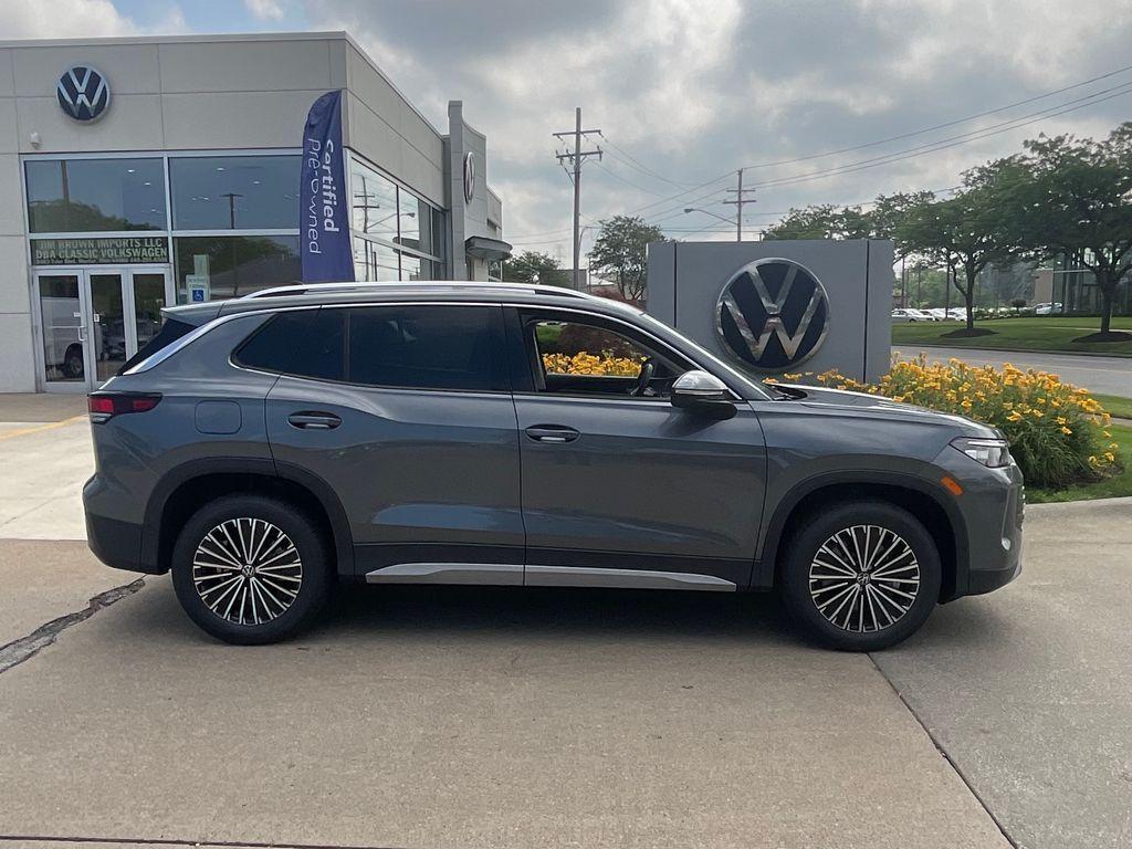 new 2025 Volkswagen Tiguan car, priced at $32,309