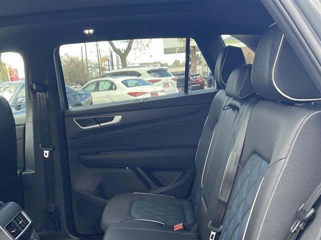 new 2026 Volkswagen Atlas Cross Sport car, priced at $53,686