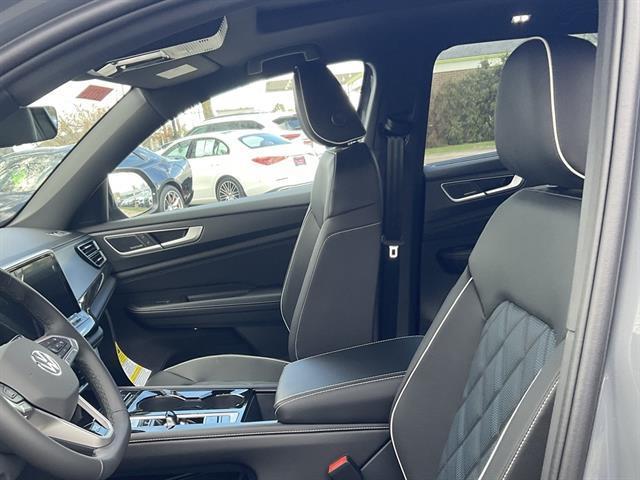 new 2026 Volkswagen Atlas Cross Sport car, priced at $53,686