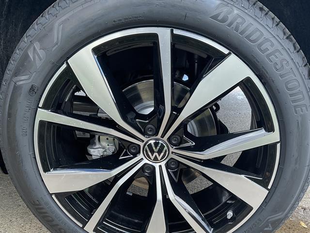 new 2026 Volkswagen Atlas Cross Sport car, priced at $53,686