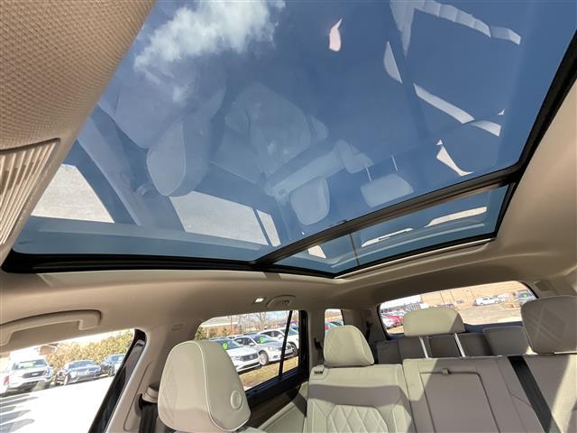 new 2025 Volkswagen Atlas car, priced at $54,193