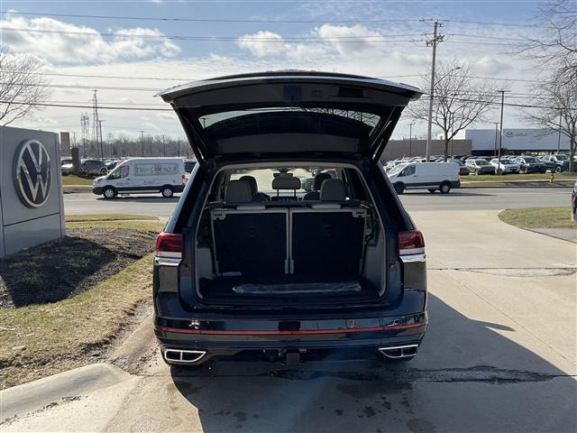 new 2025 Volkswagen Atlas car, priced at $54,193