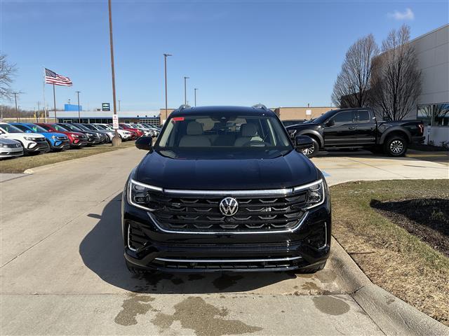 new 2025 Volkswagen Atlas car, priced at $54,193