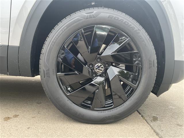 new 2025 Volkswagen Atlas Cross Sport car, priced at $41,975