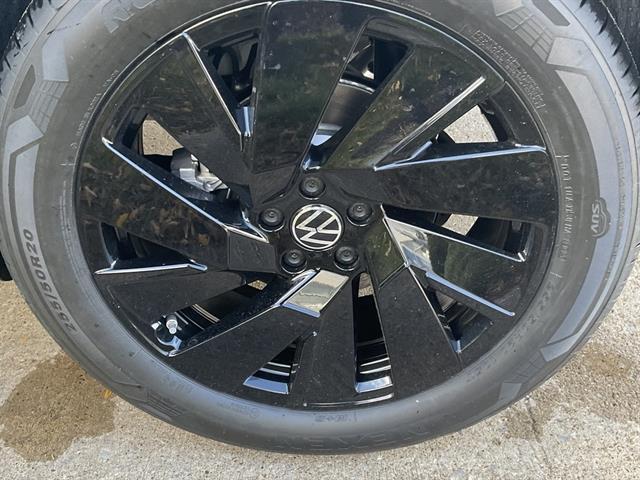 new 2026 Volkswagen Atlas Cross Sport car, priced at $45,295