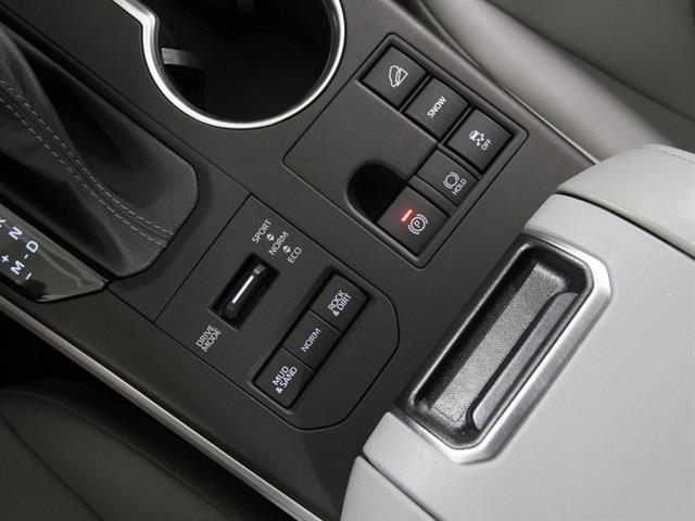 used 2023 Toyota Highlander car, priced at $36,990