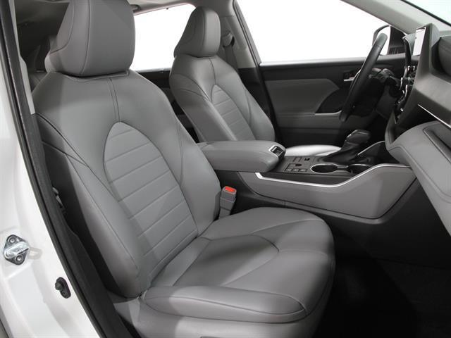 used 2023 Toyota Highlander car, priced at $36,990