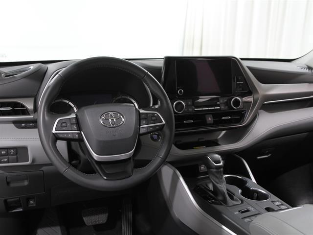 used 2023 Toyota Highlander car, priced at $36,990
