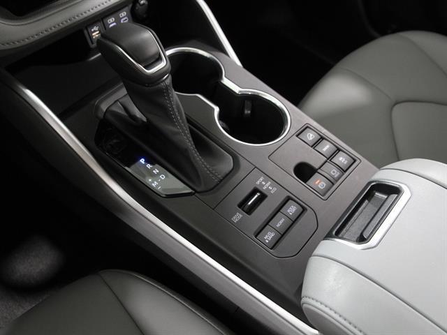 used 2023 Toyota Highlander car, priced at $36,990