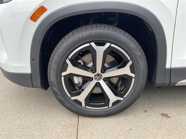 new 2025 Volkswagen Tiguan car, priced at $37,416