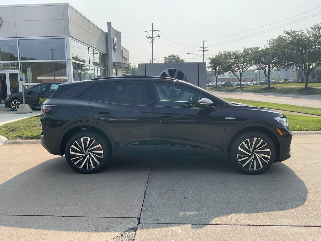 new 2025 Volkswagen ID.4 car, priced at $50,320