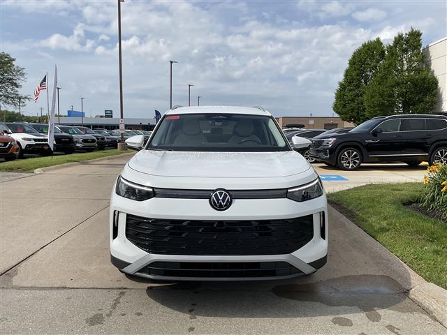 new 2025 Volkswagen Tiguan car, priced at $33,311
