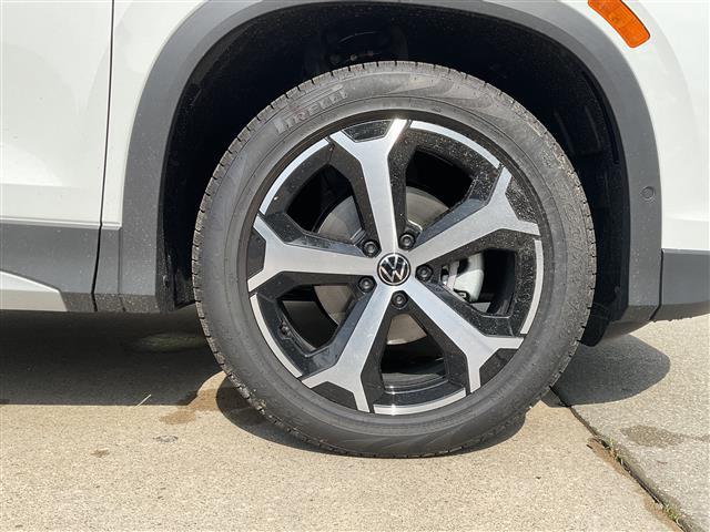 new 2025 Volkswagen Tiguan car, priced at $33,311