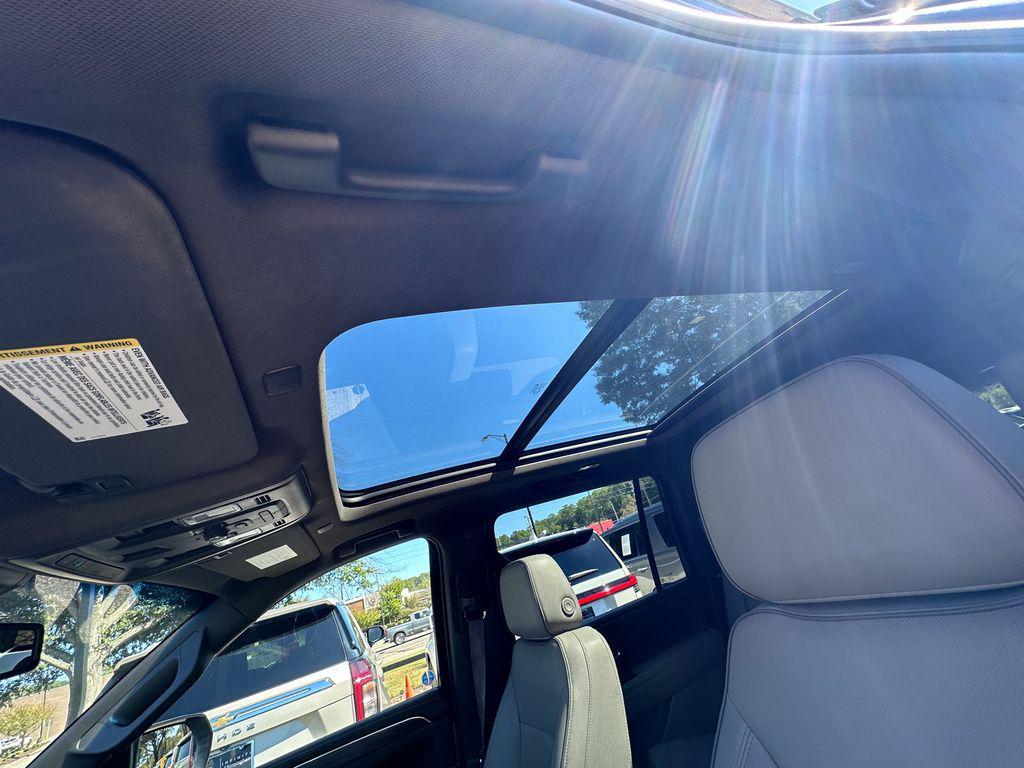 used 2022 GMC Yukon XL car, priced at $50,002