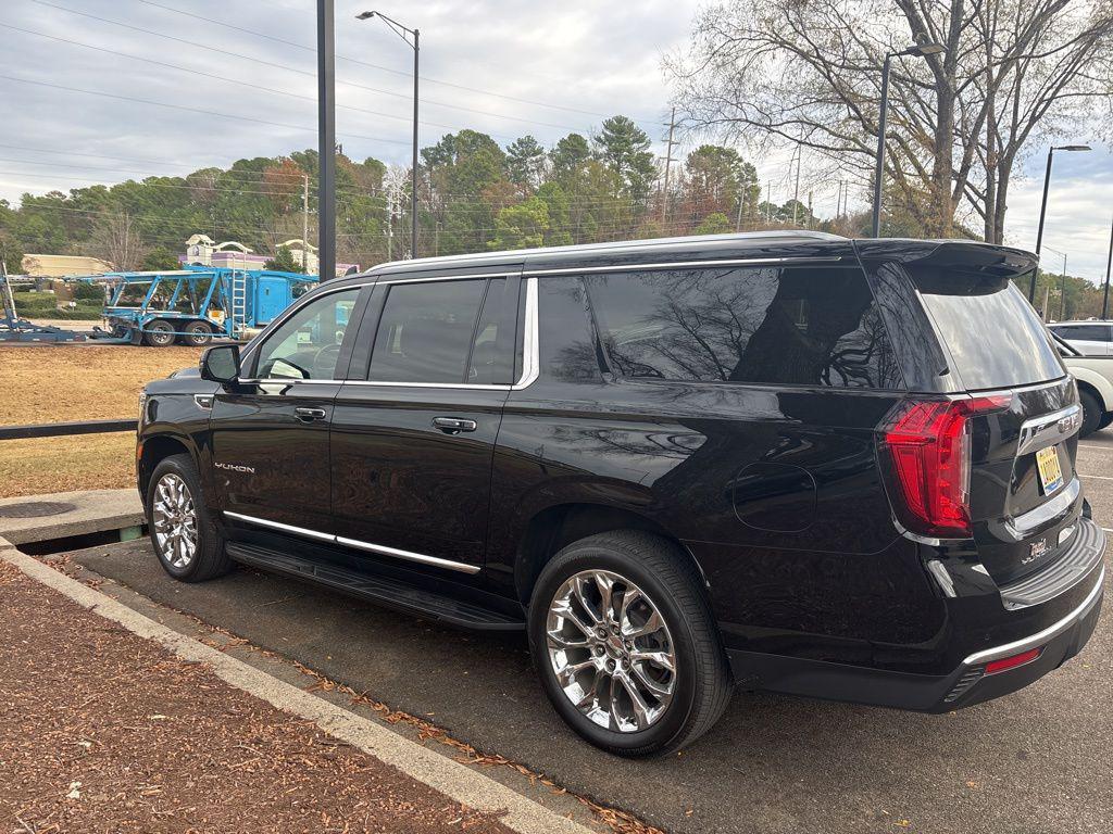 used 2022 GMC Yukon XL car, priced at $48,626