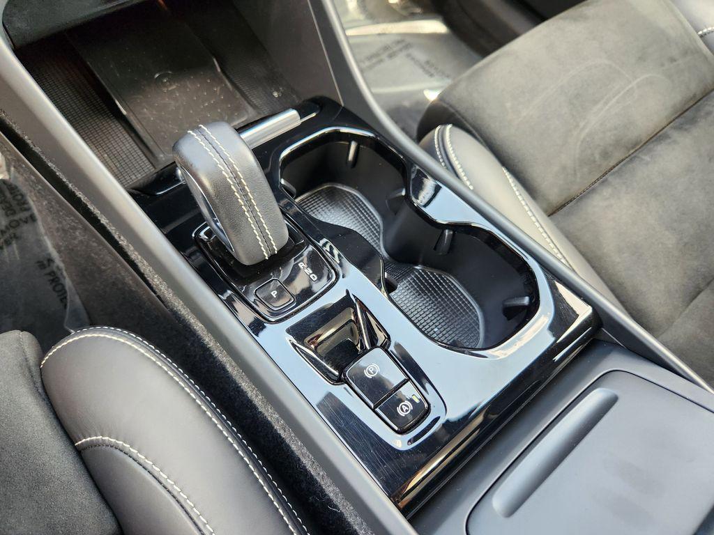 used 2021 Volvo XC40 car, priced at $30,726