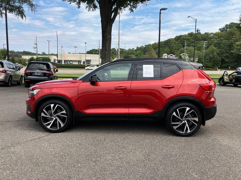 used 2021 Volvo XC40 car, priced at $30,421