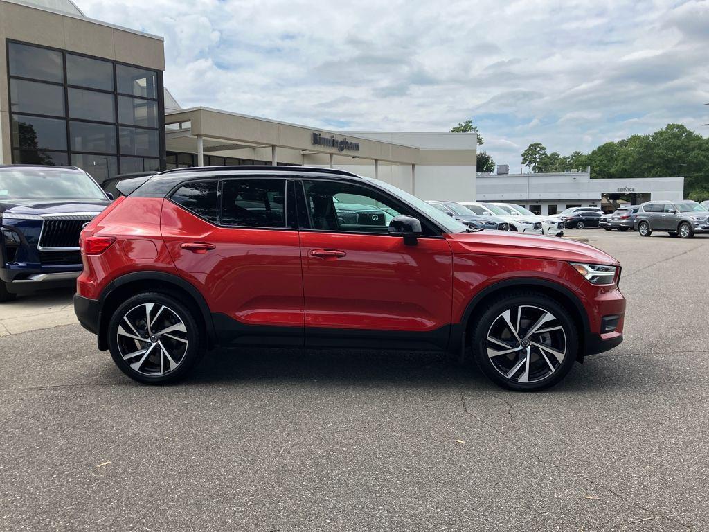 used 2021 Volvo XC40 car, priced at $30,421