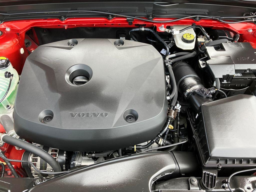 used 2021 Volvo XC40 car, priced at $30,421