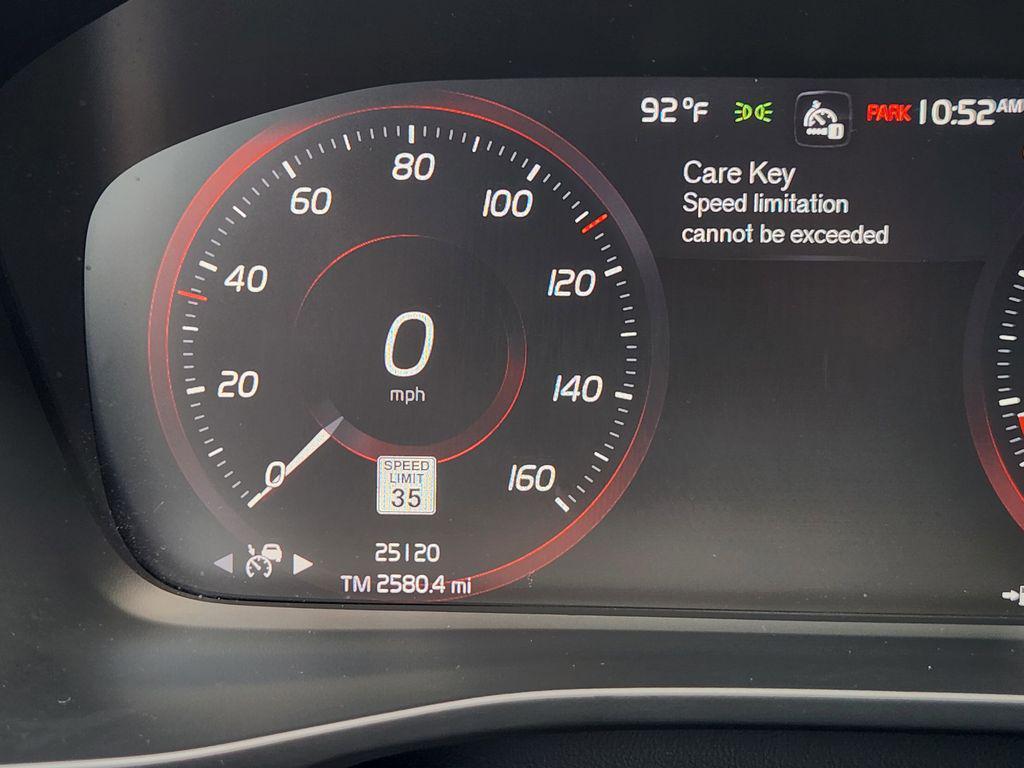 used 2021 Volvo XC40 car, priced at $30,726