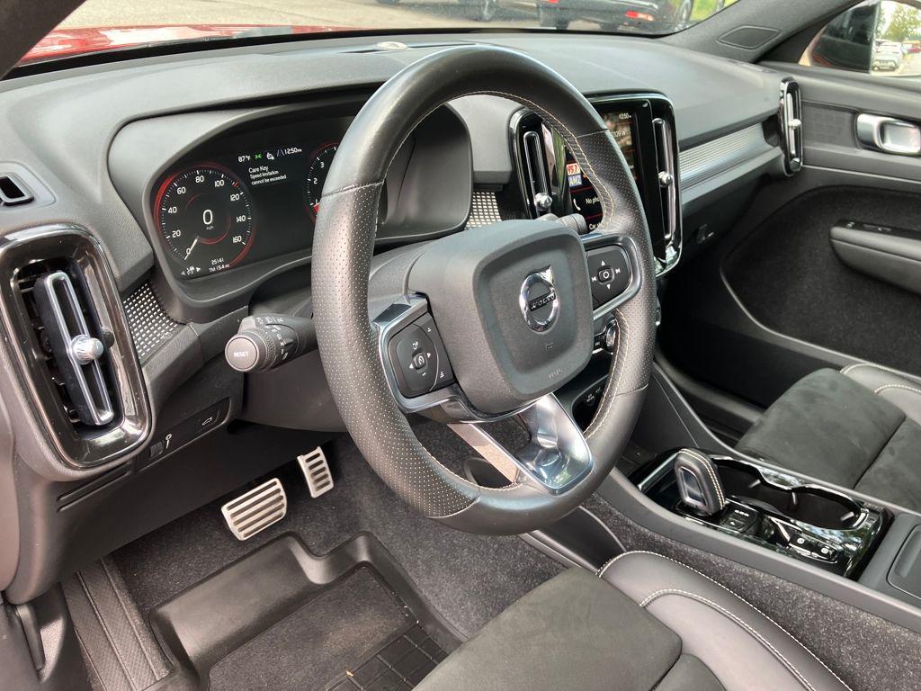 used 2021 Volvo XC40 car, priced at $30,421