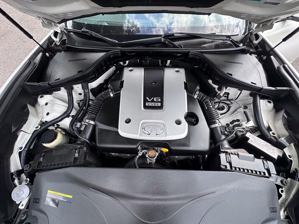 used 2015 INFINITI Q70 car, priced at $13,388
