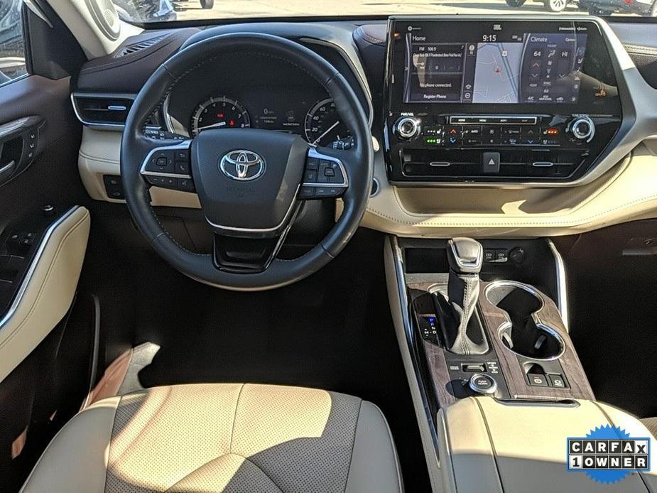 used 2021 Toyota Highlander car, priced at $35,905