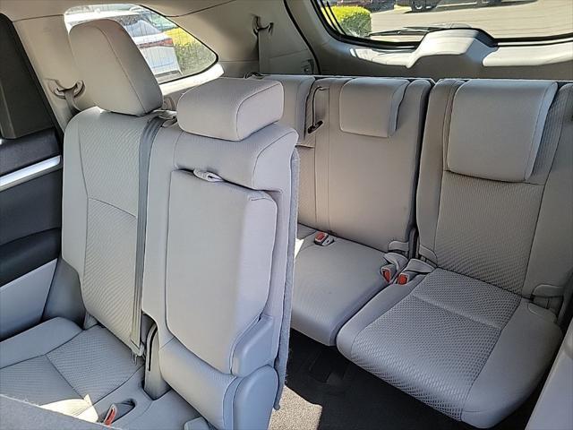 used 2018 Toyota Highlander car, priced at $25,352