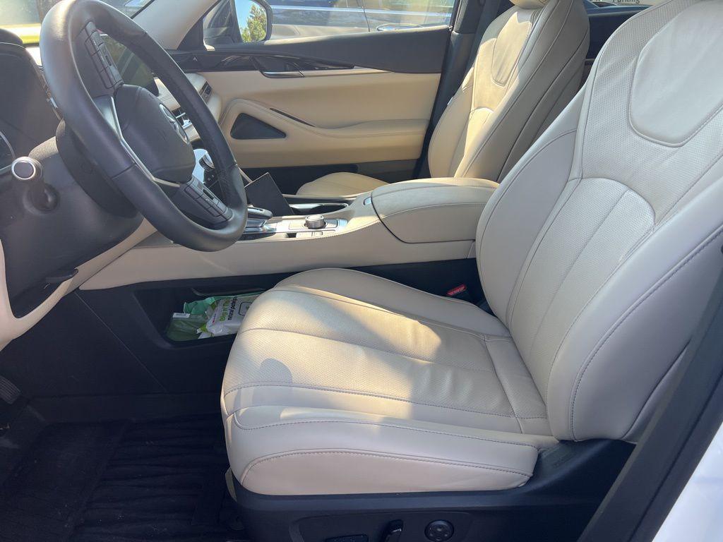 used 2025 INFINITI QX60 car, priced at $42,747