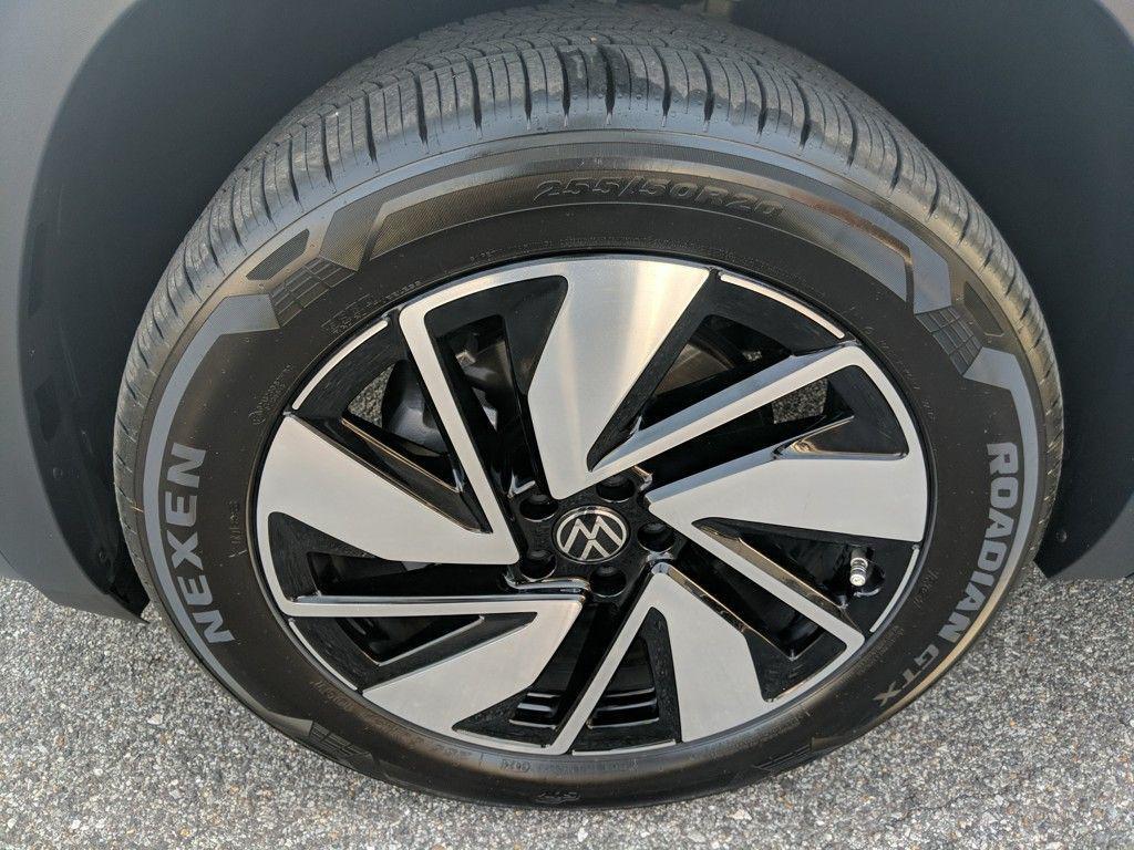 used 2025 Volkswagen Atlas car, priced at $39,425