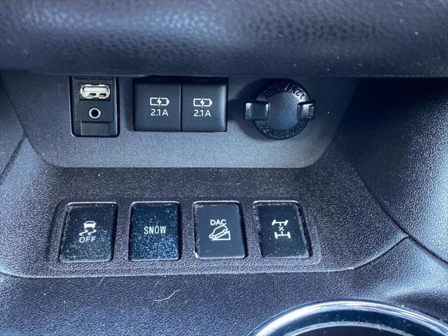 used 2018 Toyota Highlander car, priced at $25,997