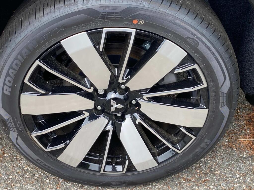 new 2025 Mitsubishi Outlander car, priced at $40,465