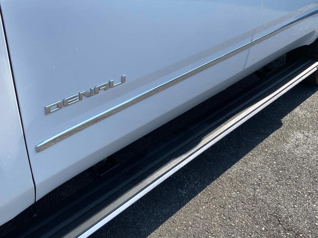 used 2020 GMC Yukon XL car, priced at $34,999