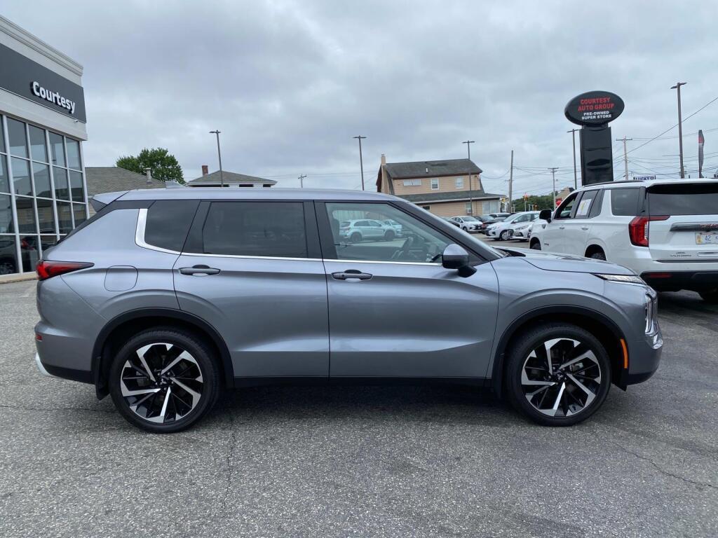 used 2022 Mitsubishi Outlander car, priced at $23,999