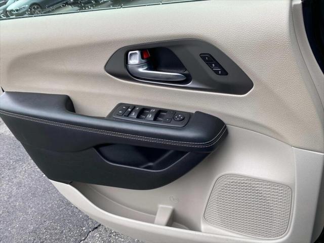 used 2022 Chrysler Pacifica car, priced at $22,555
