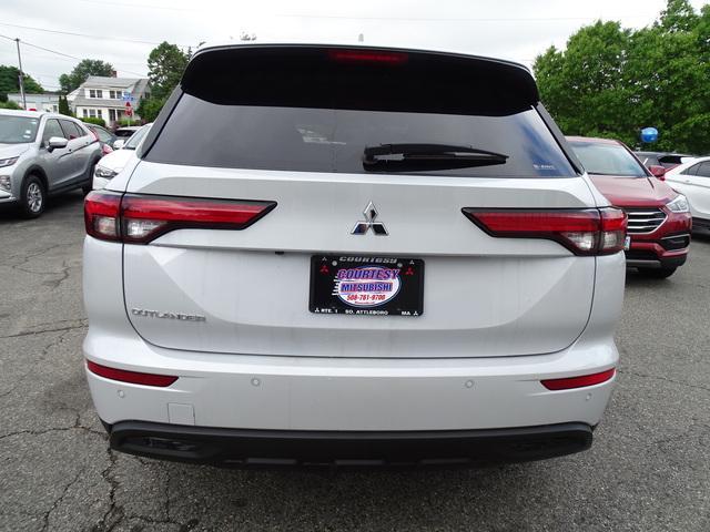 new 2024 Mitsubishi Outlander car, priced at $32,640