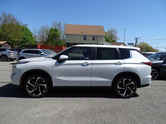 new 2024 Mitsubishi Outlander car