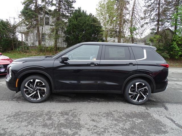 new 2024 Mitsubishi Outlander car, priced at $36,619